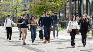 Équipe de l'EFREI jouant au basket-ball.
